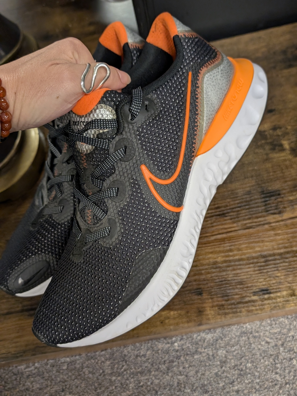 Nike Men's Black and Orange Athletic Running Shoes - Picture 6 of 11